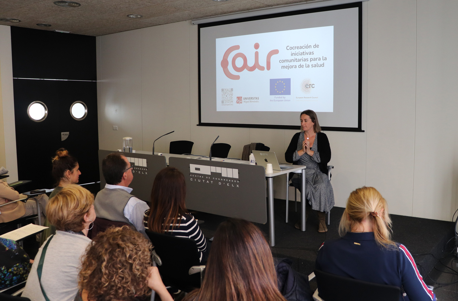 Presentación del proyecto CAIR en la Mesa Intersectorial de Salud, por parte de la investigadora principal Lucy Anne Parker